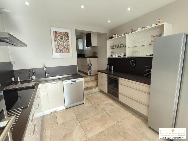 Villa - 196 m² - 5 pièces