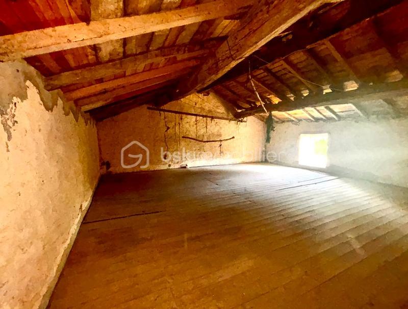 Maison - 220 m² - 6 pièces