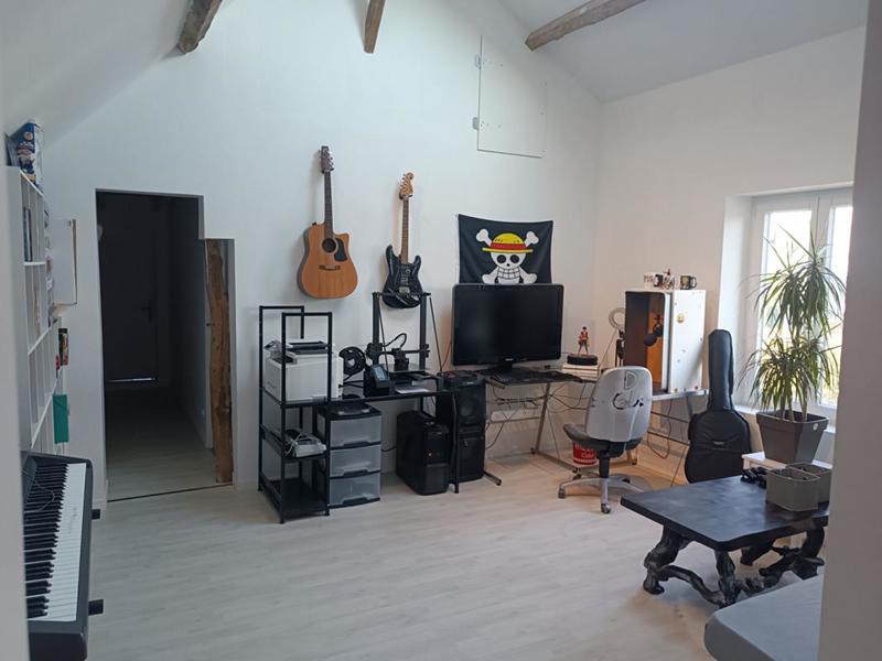 Maison - 250 m² - 6 pièces