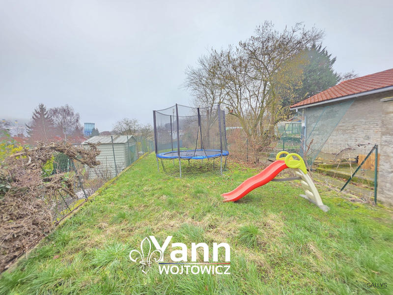 Maison - 92 m² - 5 pièces