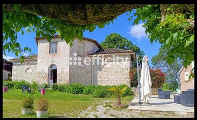 Maison - 415 m² - 15 pièces