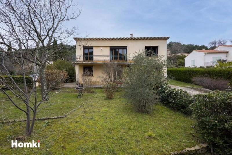 Maison - 185 m² - 8 pièces