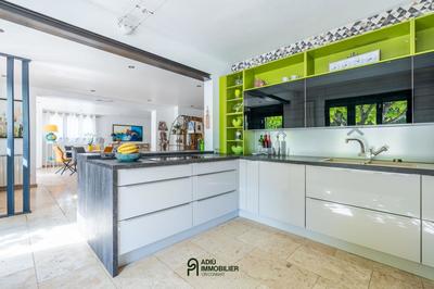 Villa - 290 m² - 10 pièces