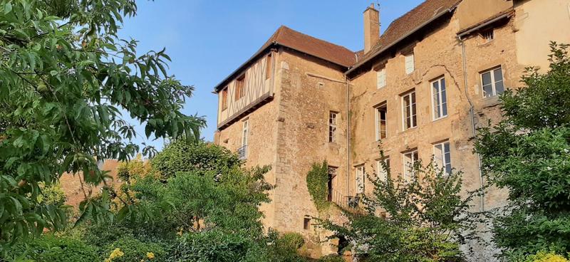 Maison - 350 m² - 13 pièces