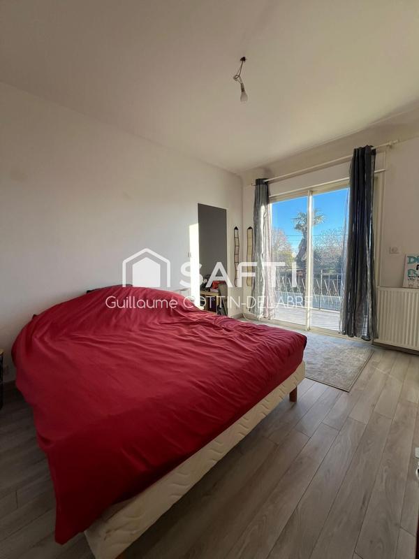 Maison - 242 m² - 6 pièces