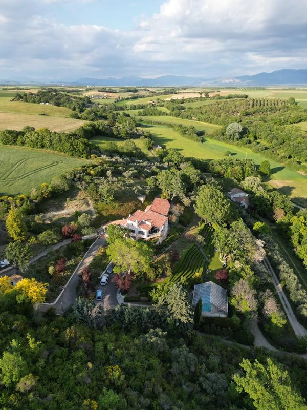 Maison chambre d'hôtes - 250 m² - 7 pièces