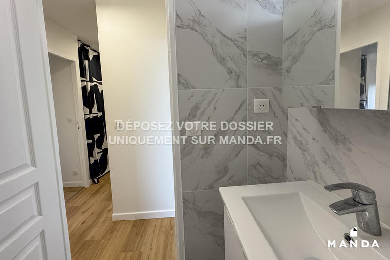 Chambre - 9 m² - 6 pièces