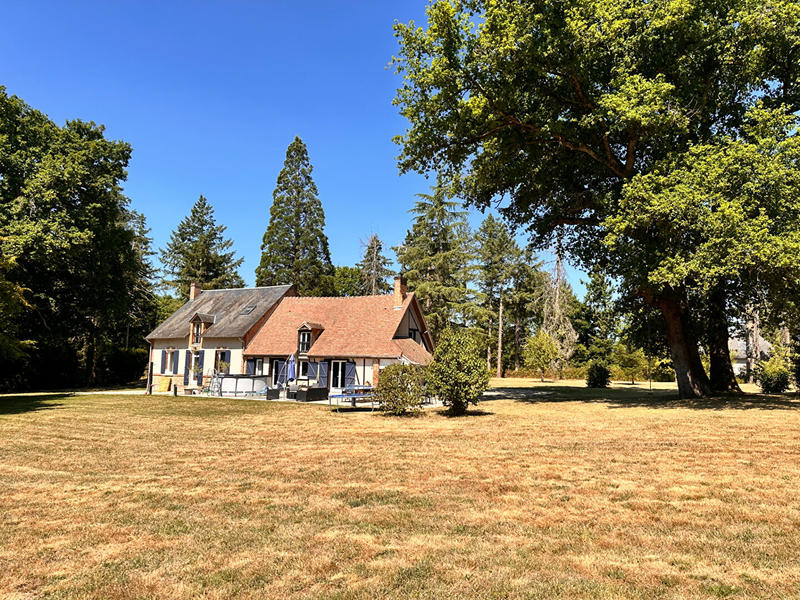 Maison - 220 m² - 6 pièces