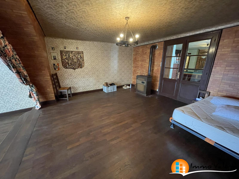 Maison - 306 m² - 10 pièces