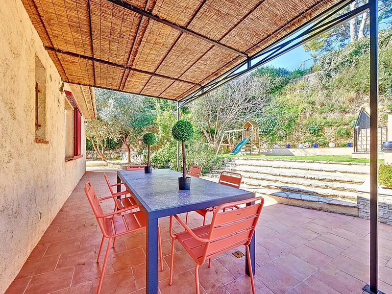 Maison - 236 m² - 9 pièces