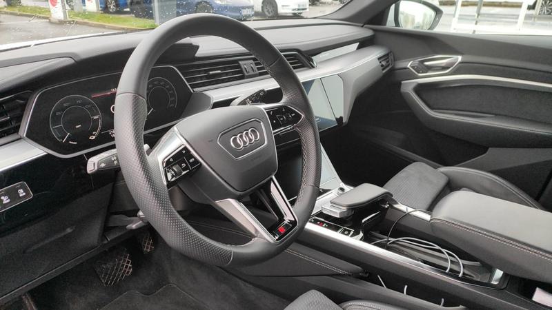 Audi e-tron Q8 55 Quattro 408 95 kWh s line - Automatique