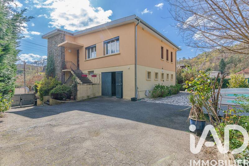 Maison - 188 m² - 4 pièces