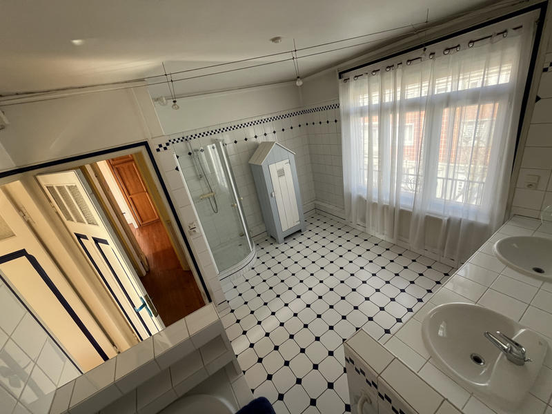 Maison - 199 m² - 8 pièces