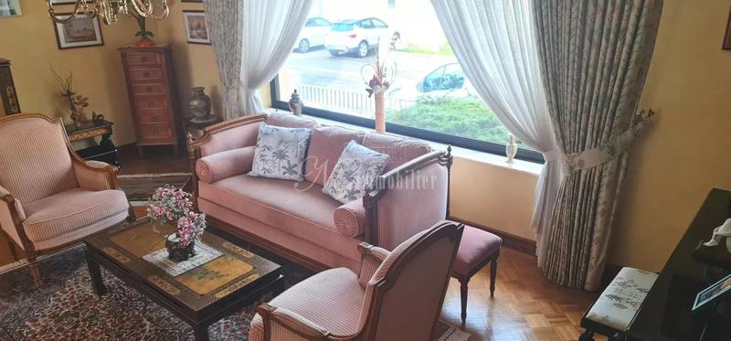 Maison - 208 m² - 9 pièces