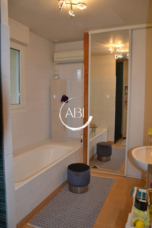 Maison - 206 m² - 7 pièces