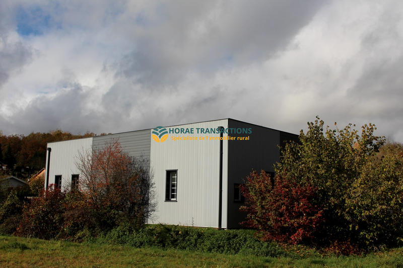 Maison - 327 m² - 9 pièces