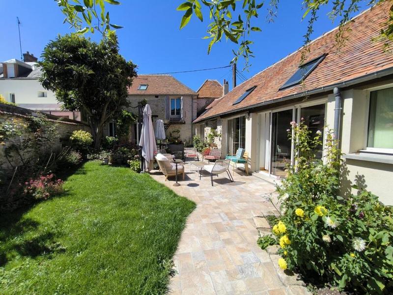 Maison ancienne - 211 m² - 7 pièces