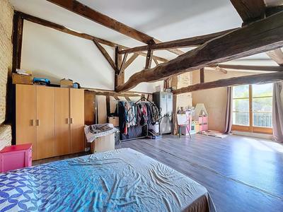 Maison - 260 m² - 5 pièces