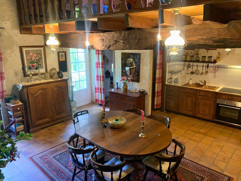 Maison traditionnelle - 184 m² - 6 pièces