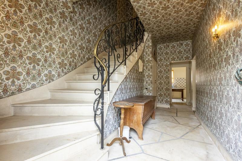 Maison ancienne - 350 m² - 11 pièces