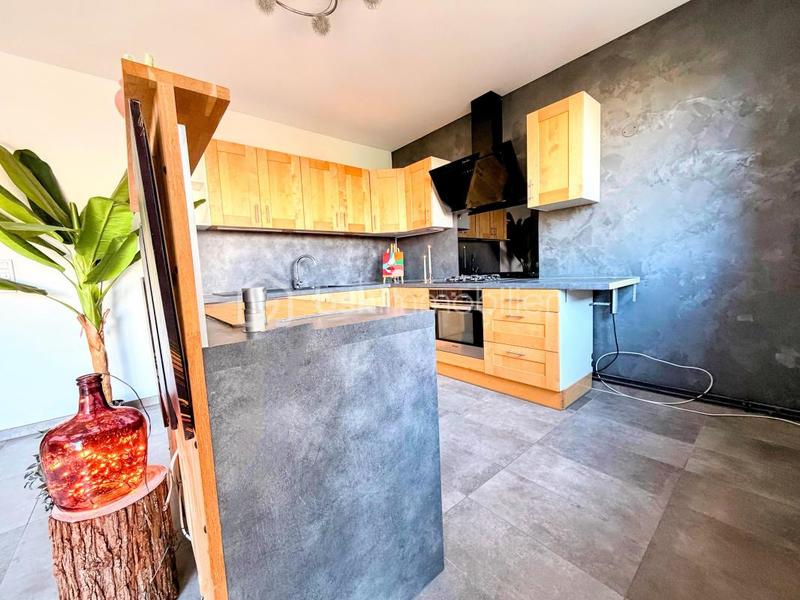 Maison - 96 m² - 5 pièces