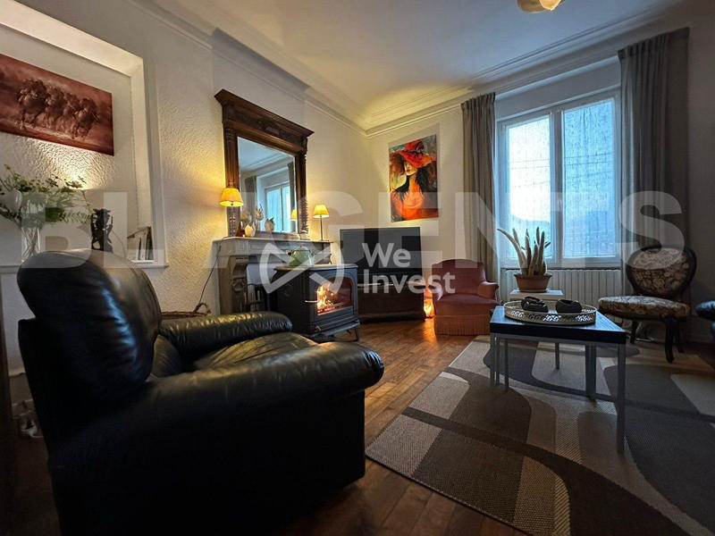 Maison - 247 m² - 10 pièces