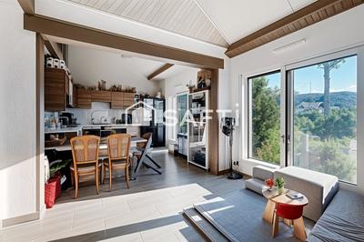 Maison - 229 m² - 6 pièces