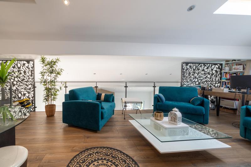 Maison - 250 m² - 6 pièces