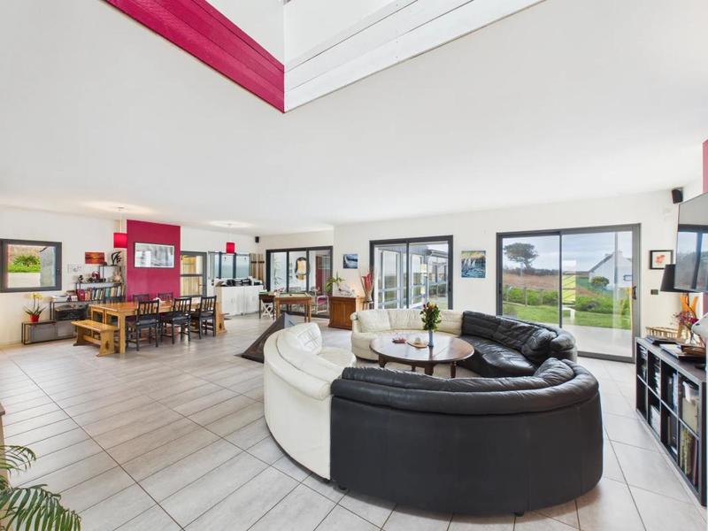 Maison - 357 m² - 11 pièces