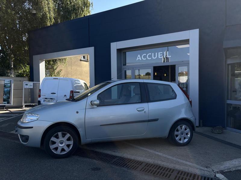 Fiat Punto 1.2 16v 80cv Emotion + Attelage