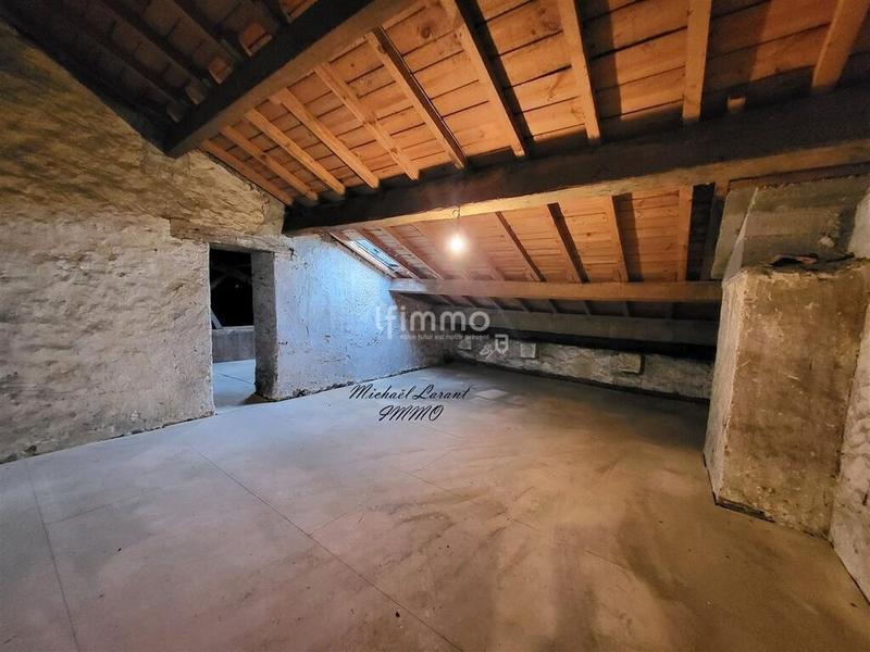 Maison - 396 m² - 14 pièces