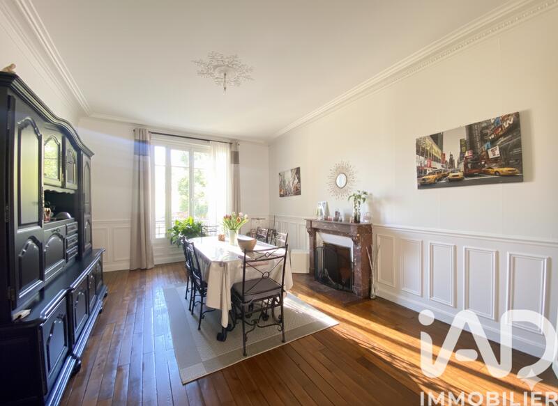 Maison - 249 m² - 10 pièces