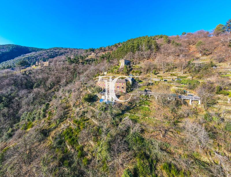 Propriété - 296 m² - 14 pièces