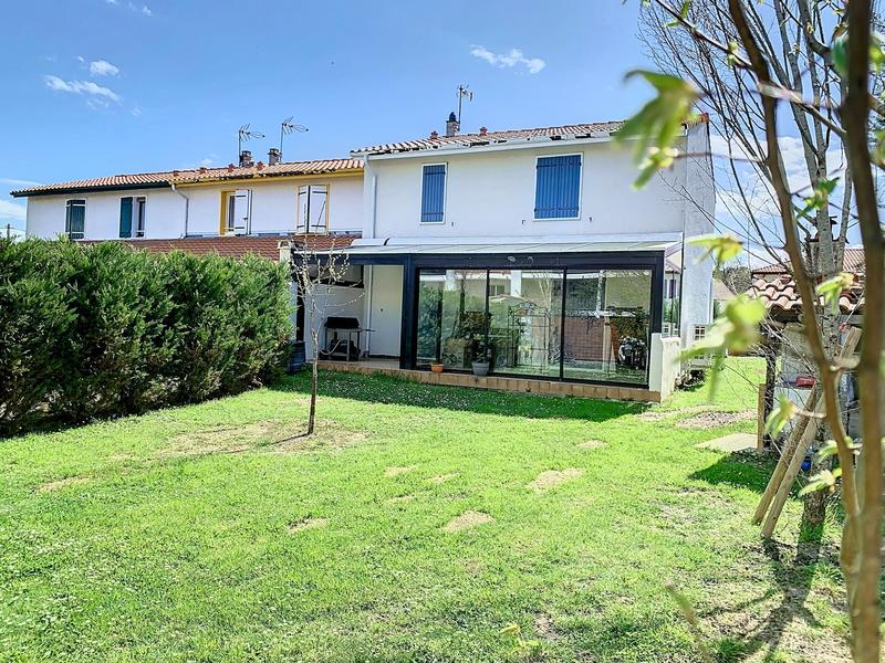 Maison - 90 m² - 4 pièces