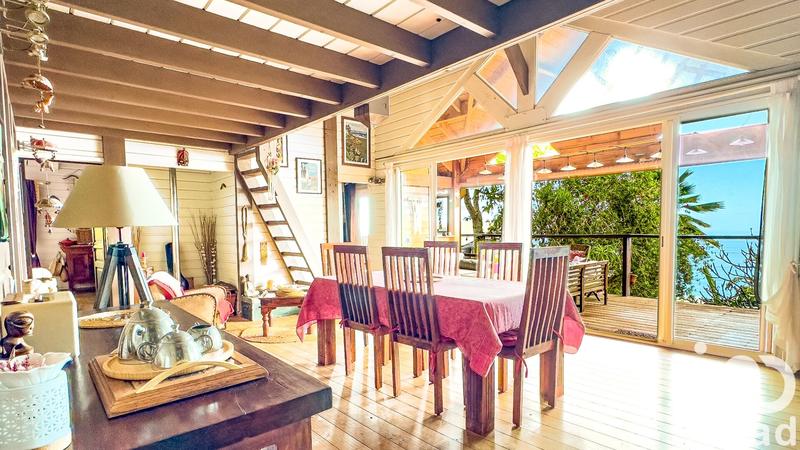 Maison - 180 m² - 7 pièces