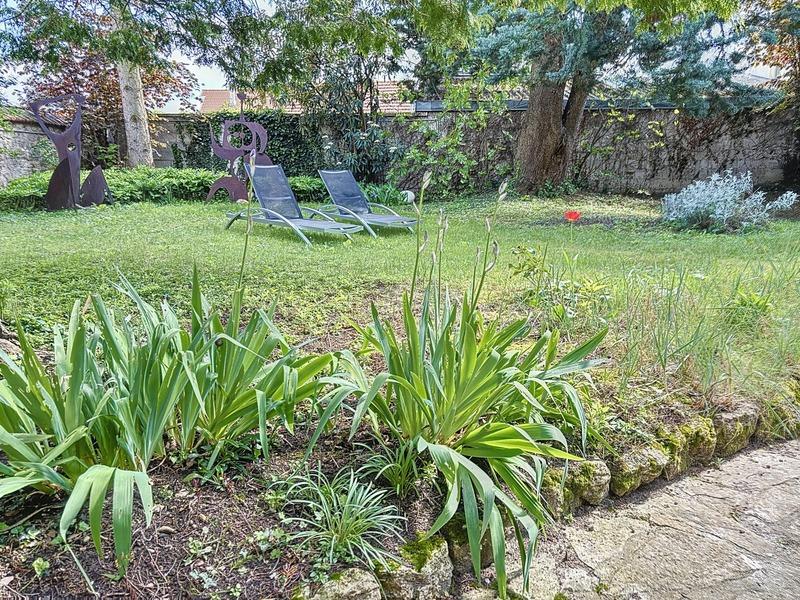 Maison bourgeoise - 290 m² - 9 pièces