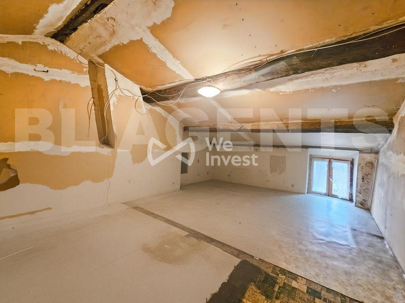 Maison - 92 m² - 5 pièces