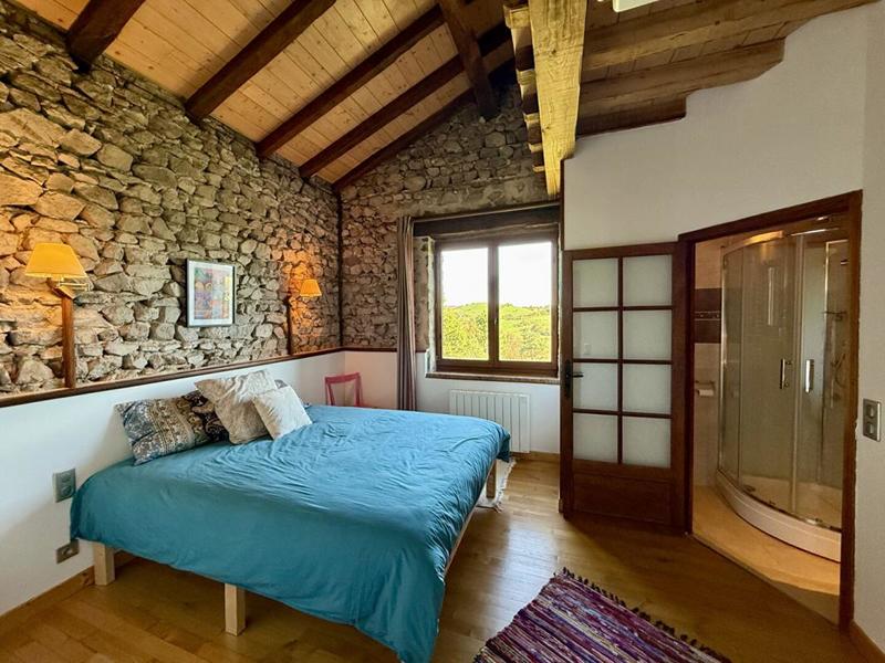 Maison - 330 m² - 8 pièces