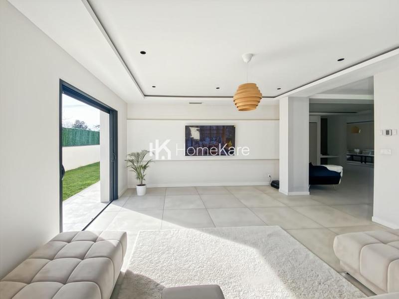 Maison - 174 m² - 5 pièces