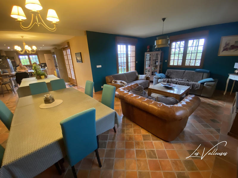 Maison - 180 m² - 7 pièces