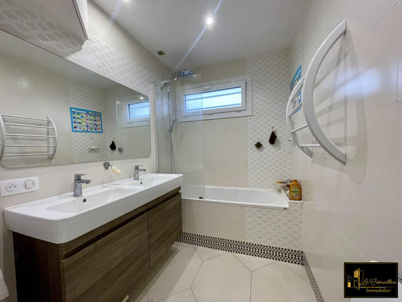 Maison traditionnelle - 124 m² - 6 pièces