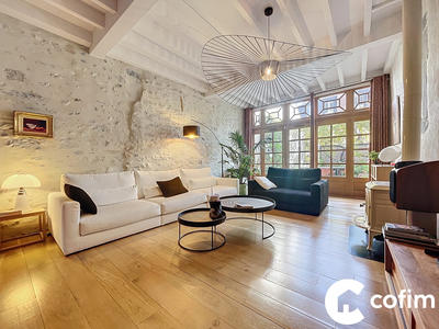 Maison - 240 m² - 5 pièces