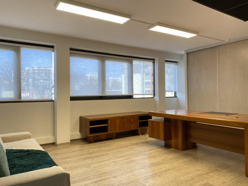 Bureau - 591 m²