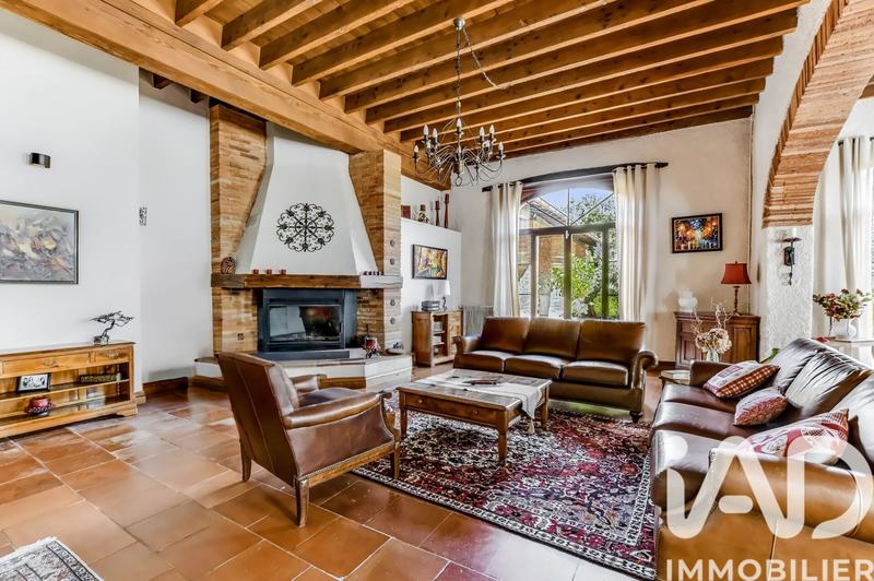 Maison - 435 m² - 11 pièces