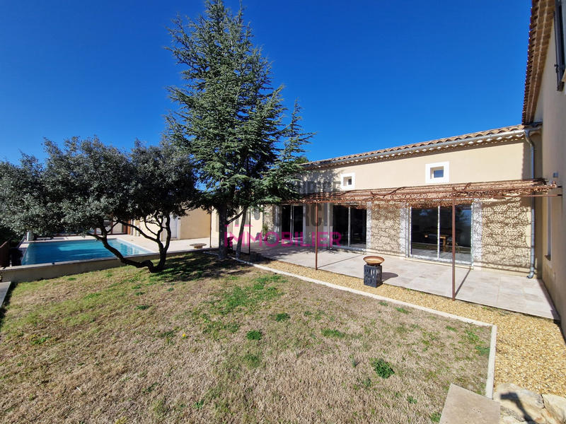 Maison - 262 m² - 8 pièces