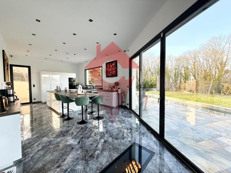 Maison d'architecte - 400 m² - 8 pièces