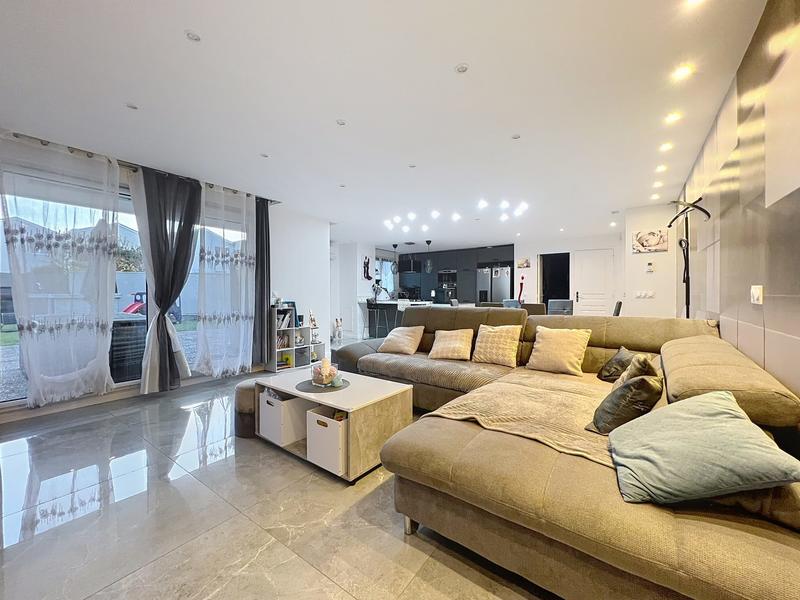 Appartement - 125 m² - 5 pièces