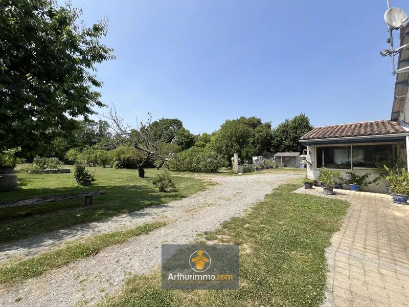 Maison - 200 m² - 8 pièces