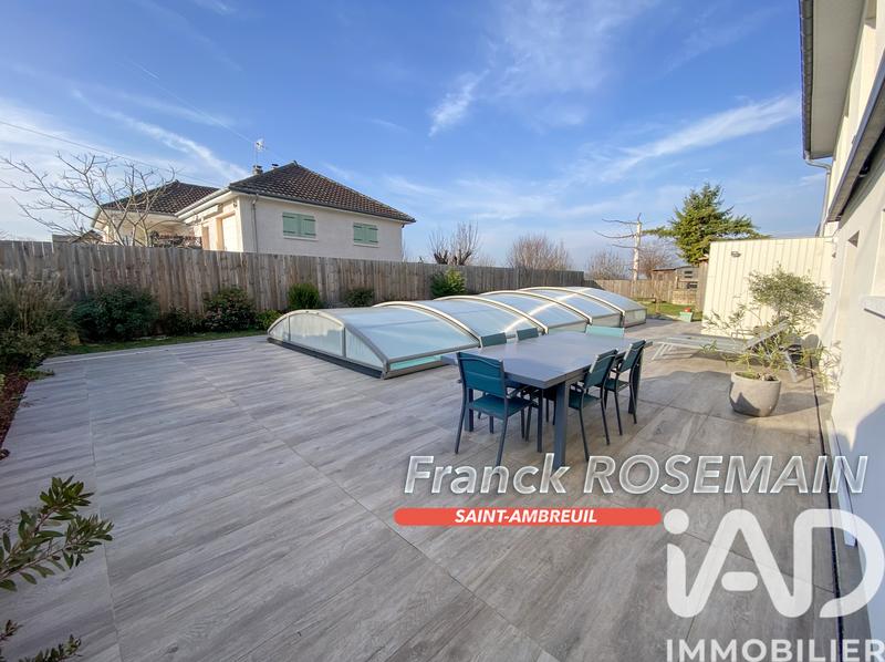 Maison - 260 m² - 10 pièces