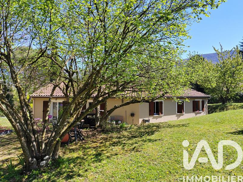 Maison - 111 m² - 6 pièces